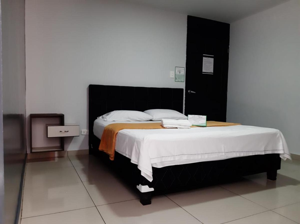 Hotel Escorial اباغويه المظهر الخارجي الصورة