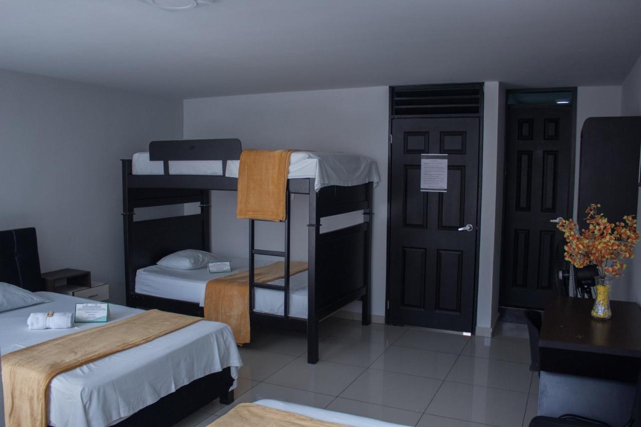 Hotel Escorial اباغويه المظهر الخارجي الصورة